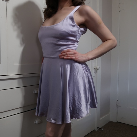 Women’s Designer 100% silk Lavender Dress - Picture 3 of 8